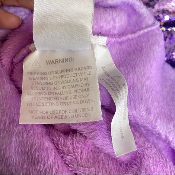 Jay Franco & Sons Plush & Playful Purple Mermaid Tail Sparkly Sequins Blanket - Picture 5 of 7